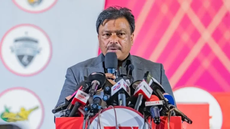 BCB chief Faruque Ahmed said he was in talks with the franchises about clearing of payment